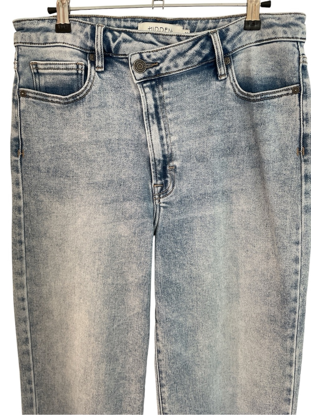 HIDDEN LA Criss Cross Light Wash Mid-Rise Raw Hem Classic Straight Jeans 30